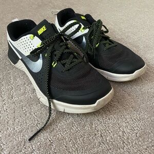 Nike Women’s Black and White Sneakers with Breathable Mesh